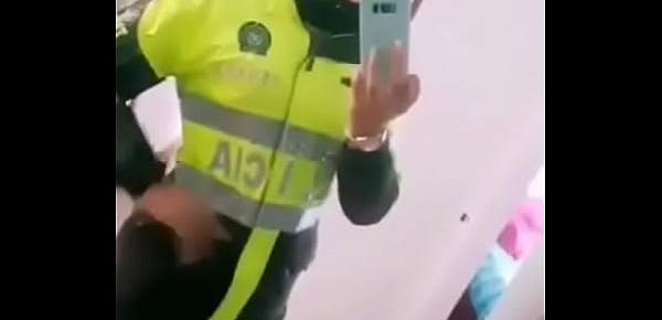  Policía sensual